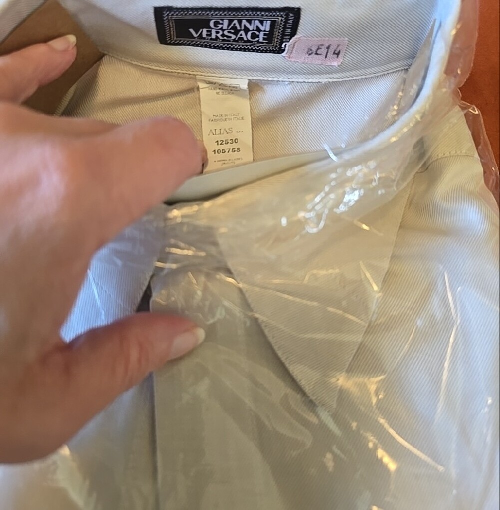 Vintage Versace Men's Cream Woven Dress Shirt with Point Collar - Picture 2 of 4